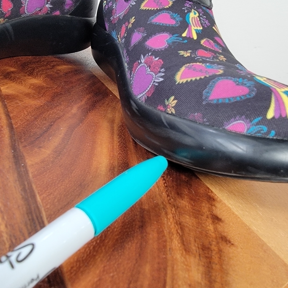 Alegria Eden Frida Slip-On Shoes Size 42 Comfy Work Black Pink Hearts Birds - Picture 11 of 17